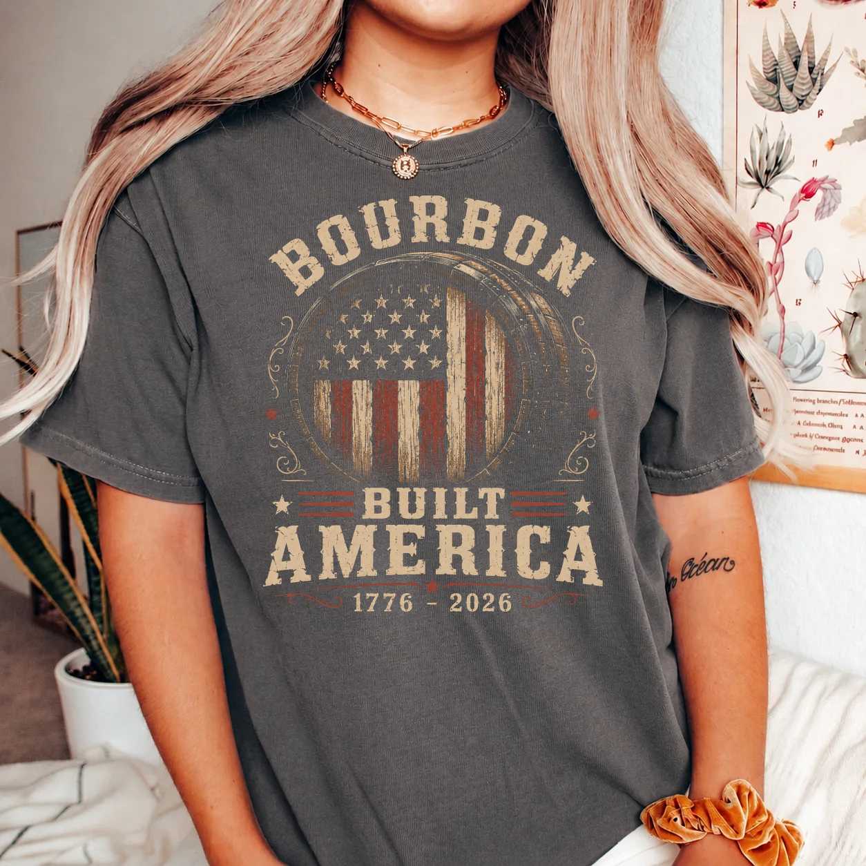 Bourbon Patriotic Shirt America 250 Vintage Distressed Barrel Flag Whiskey Lover Men's Graphic T-Shirt