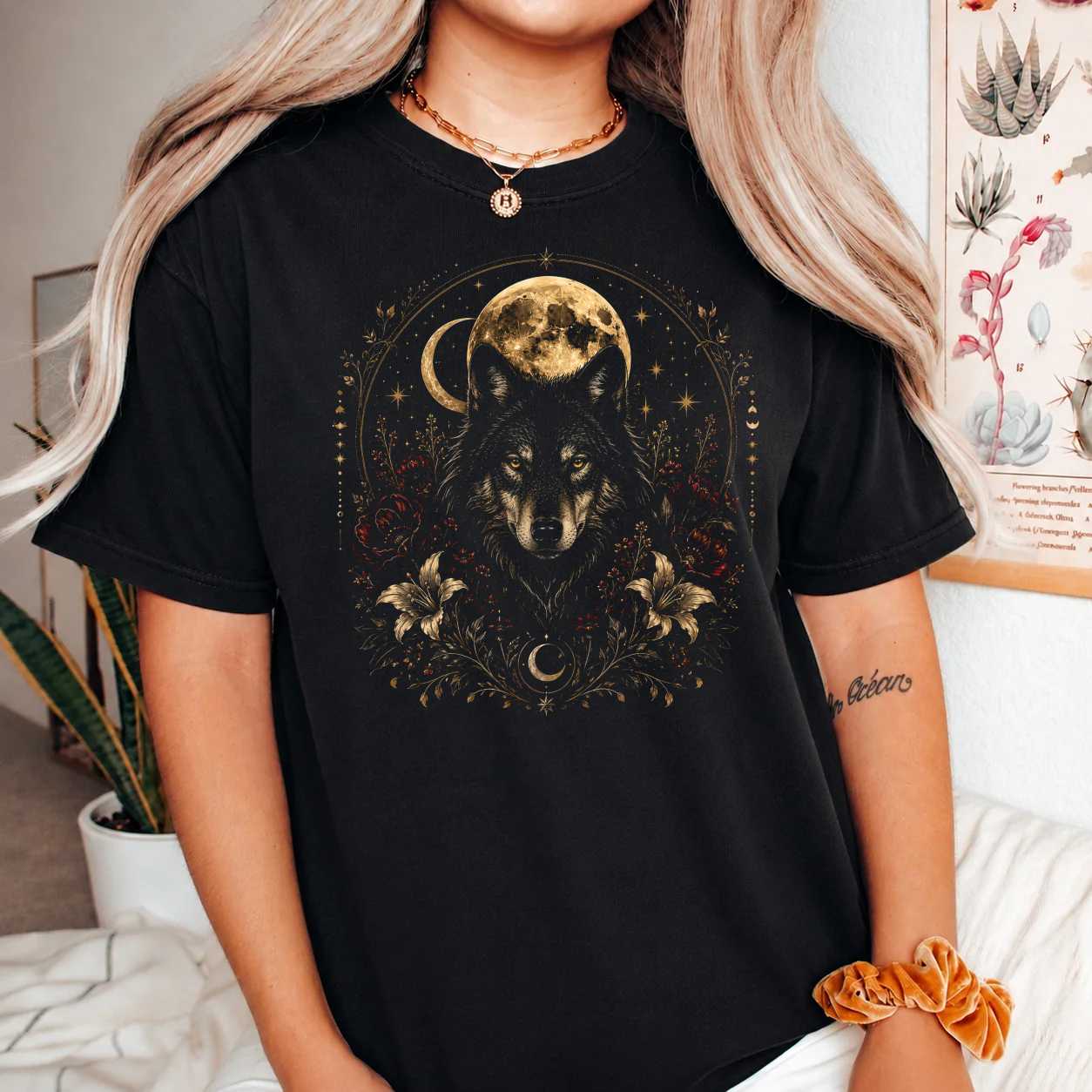 Dark Gothic Wolf Moon Graphic T-Shirt for Women, Mystical Floral Night Nature Tee