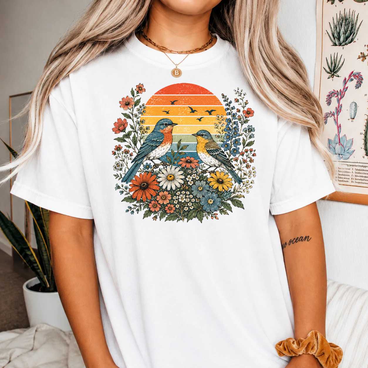 Nature T-Shirt with Colorful Birds and Flowers for Nature Lovers - Stylish Graphic Design, Perfect Gift