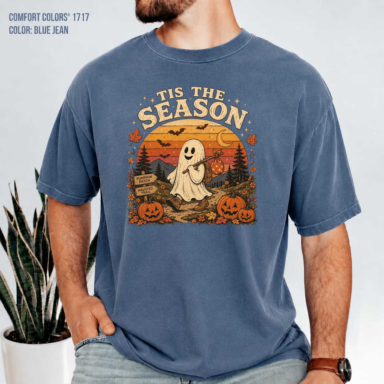Vintage Halloween Ghost Tis The Season T-Shirt Retro Graphic Tee for Fall Autumn and Spooky Season Celebrations