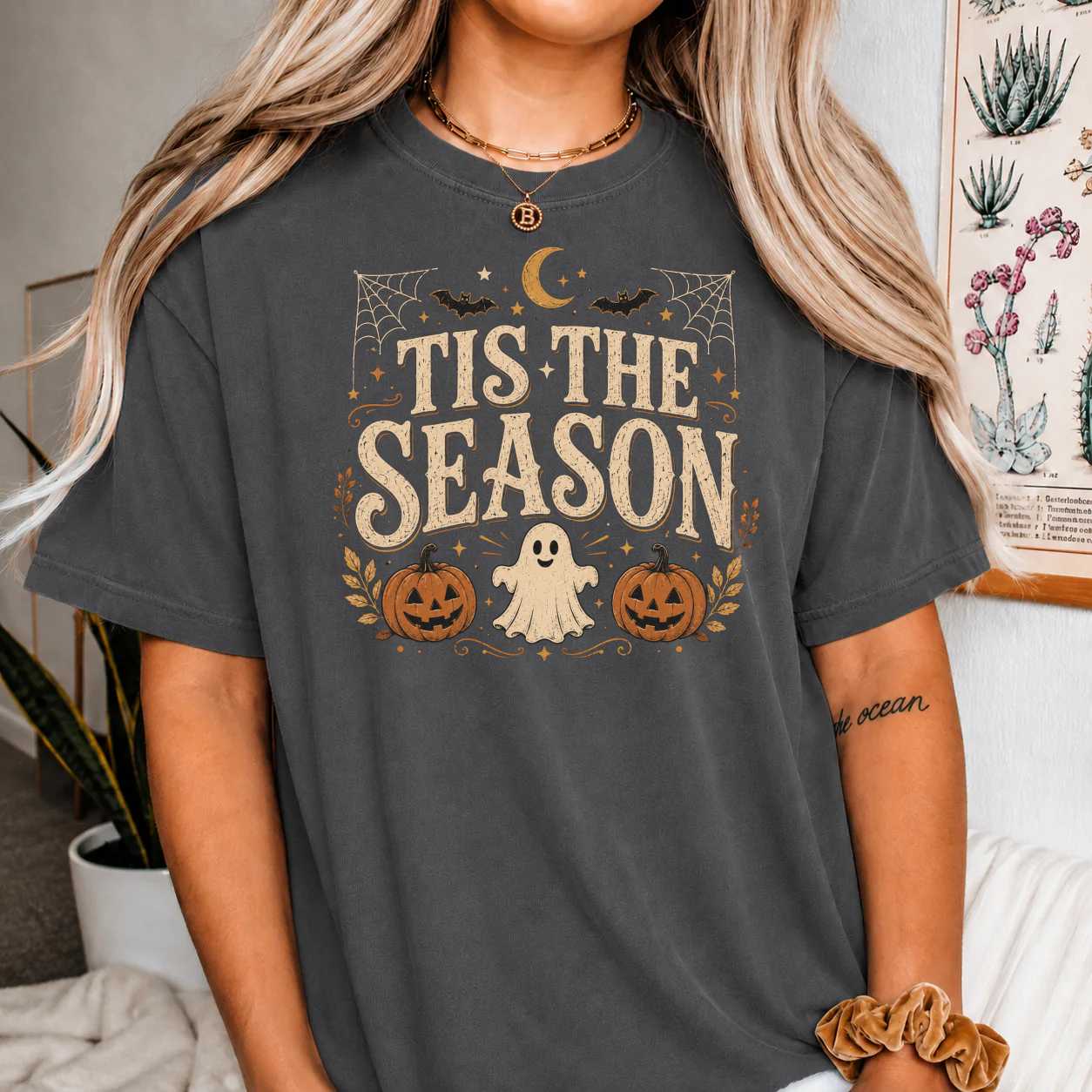 Vintage Tis The Season Halloween T Shirt Retro Ghost and Pumpkin Graphic Tee for Spooky Season Outfits